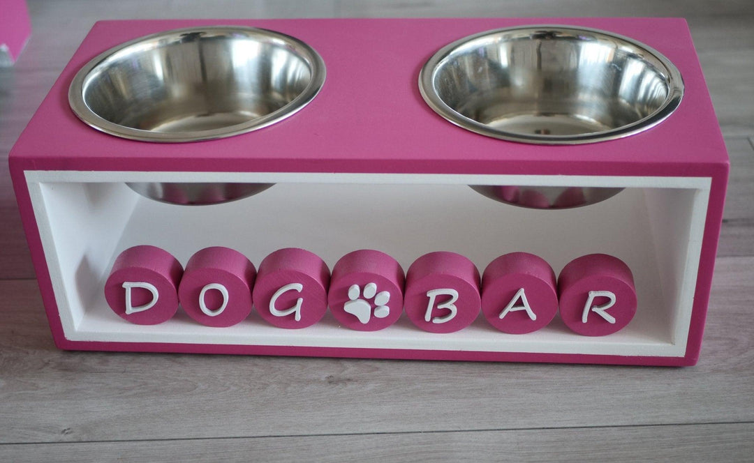 Handgefertigtes Futterstation - Bobbis Store Hunde